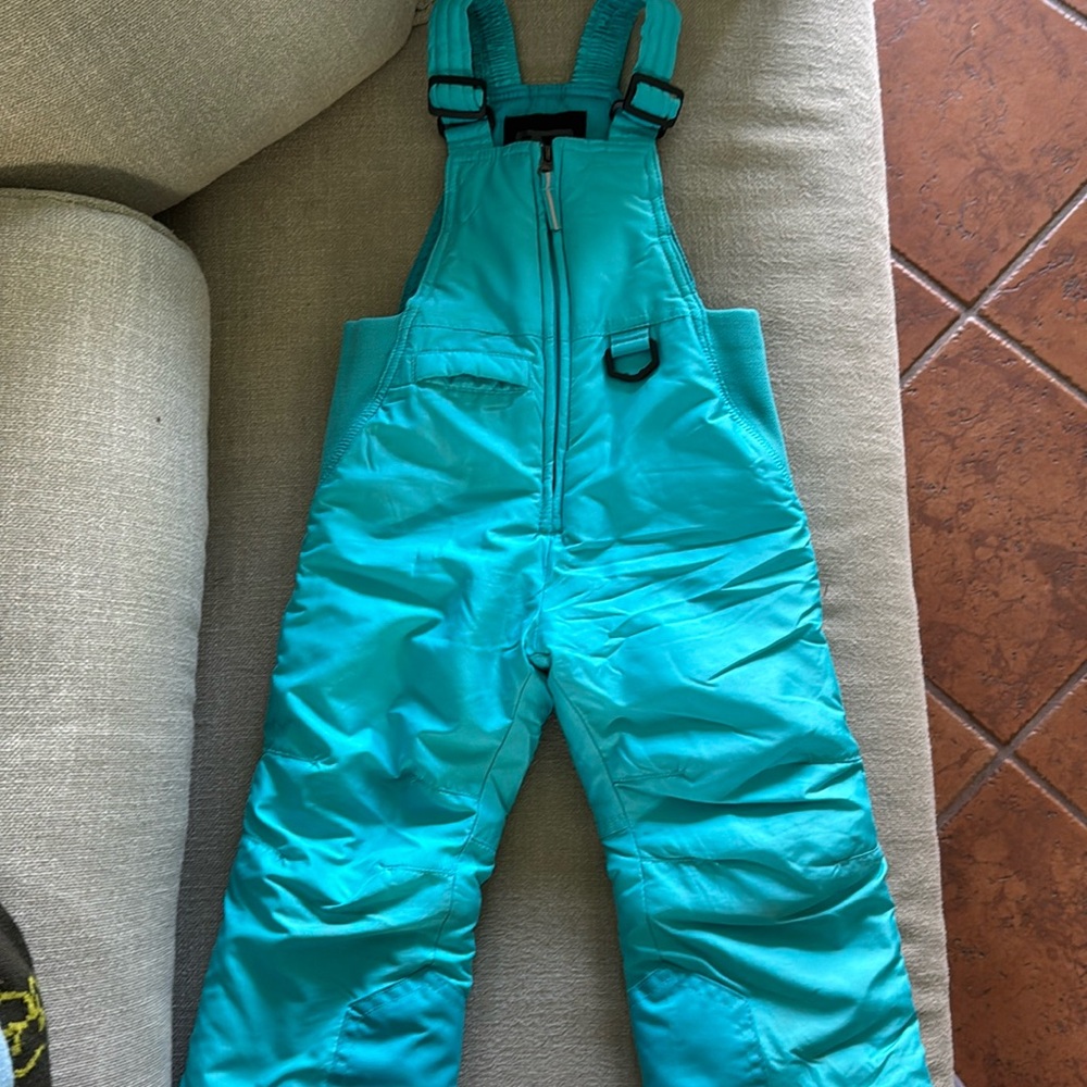 Like new toddler snow bib